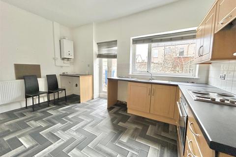 2 bedroom end of terrace house for sale, Gordon Street, Leigh