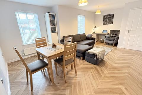 2 bedroom flat for sale, Harlequin Drive, Birmingham B13