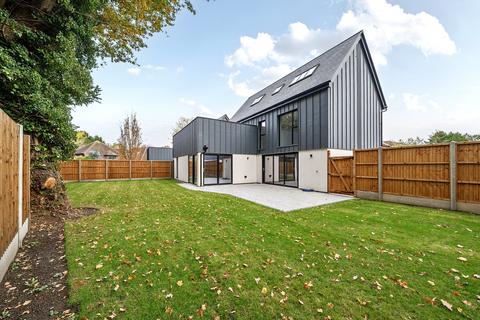 undefined, Penlan, Kingfield Green, Woking, GU22