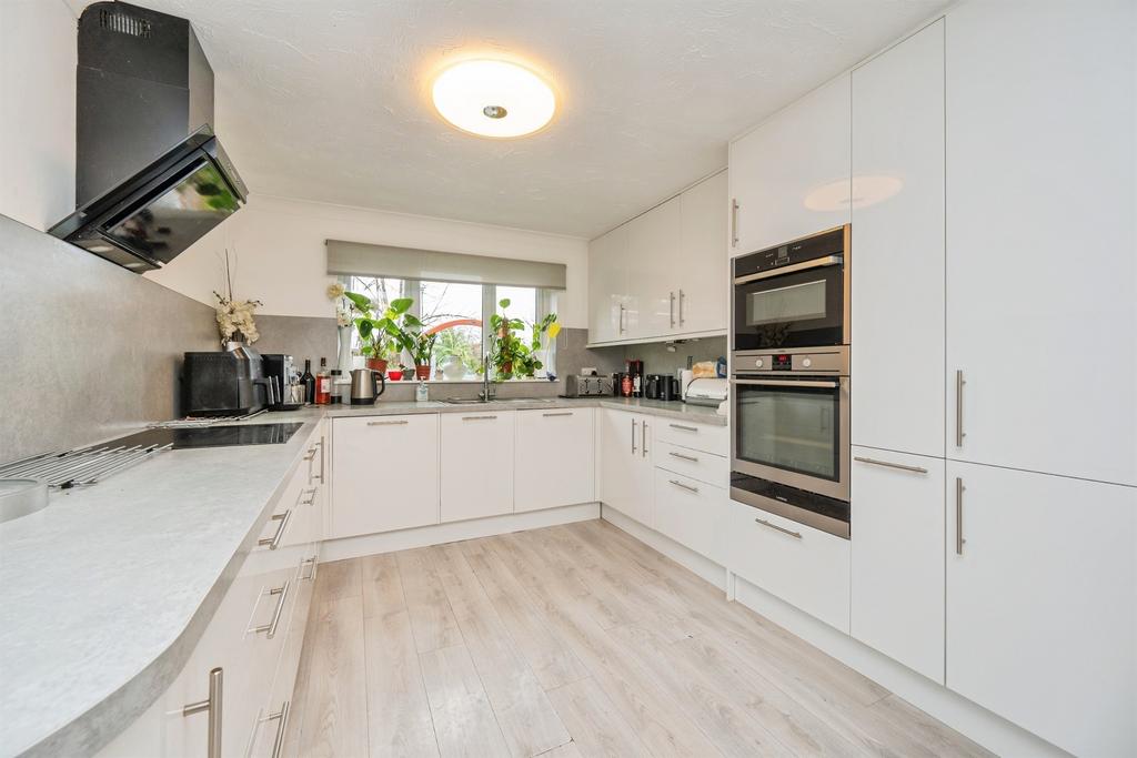 Kitchen Diner: