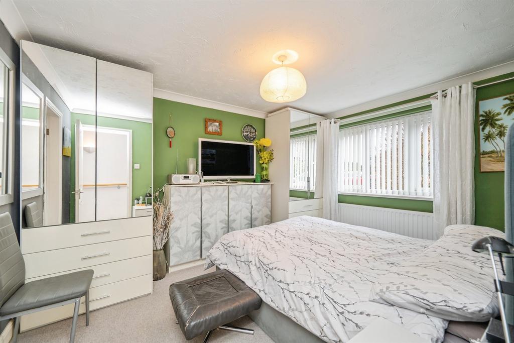 Main Bedroom: