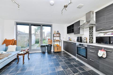 4 bedroom end of terrace house for sale, Wall Street, Plymouth