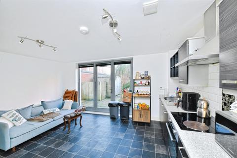 4 bedroom end of terrace house for sale, Wall Street, Plymouth
