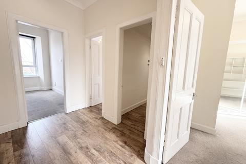 2 bedroom flat to rent, Roslea Drive, Glasgow, G31