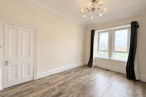2 bedroom flat to rent, Roslea Drive, Glasgow, G31