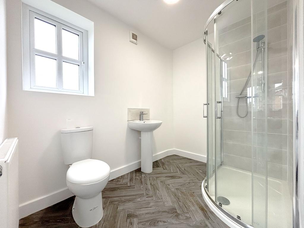 Bed 1 en-suite