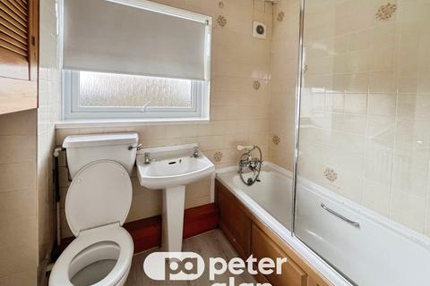 3 bedroom semi-detached house to rent, Heol Mair, Pen-y-bont ar Ogwr, CF31