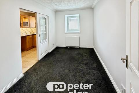 1 bedroom flat to rent, Gwern Avenue, CAERPHILLY, CF83
