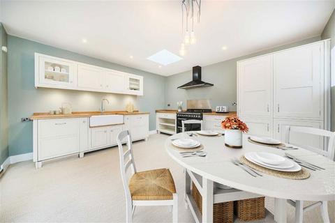 5 bedroom terraced house for sale, Westville Road, London W12