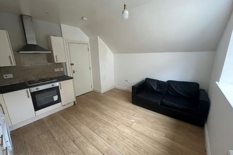 1 bedroom flat to rent, Albany Road, Cardiff, CF24