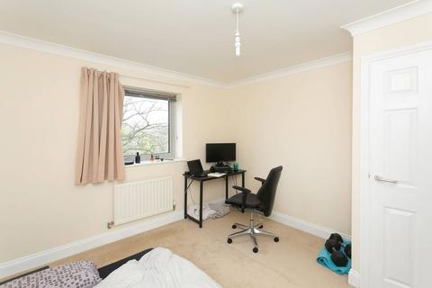 1 bedroom flat to rent, Hartswood Close WD23, Bushey, WD23