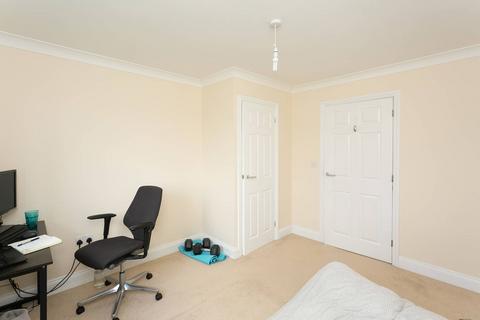 1 bedroom flat to rent, Hartswood Close WD23, Bushey, WD23