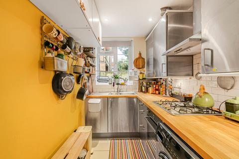 2 bedroom flat for sale, Manor Vale, Brentford, TW8
