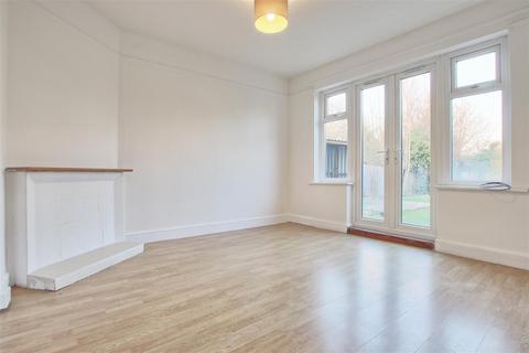 undefined, Elizabeth Way, Cambridge