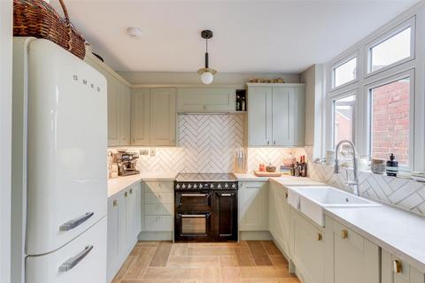 3 bedroom semi-detached house for sale, Sandy Lane, Nottingham NG15