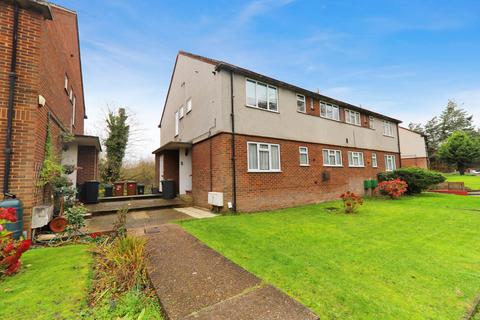 2 bedroom apartment to rent, Colne Mead, Rickmansworth WD3
