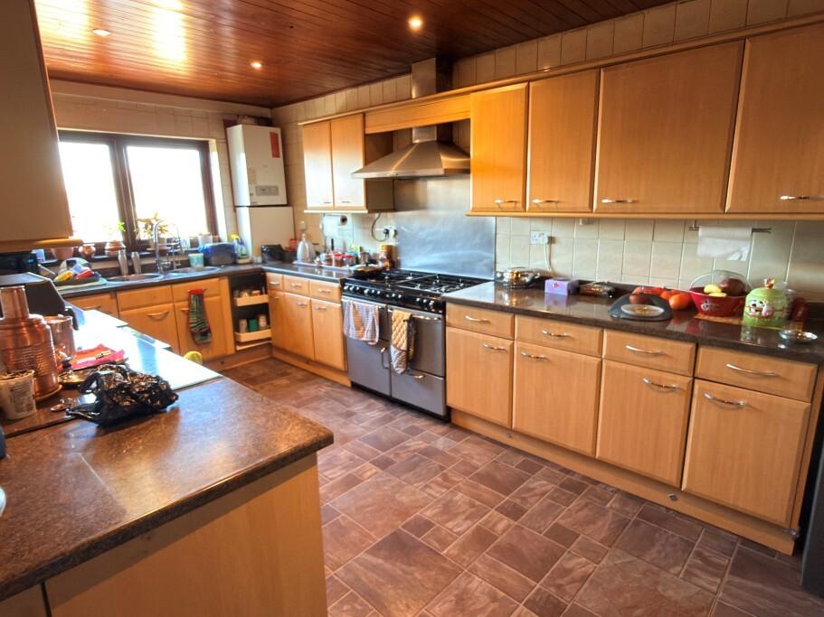 Kitchen Pic 1