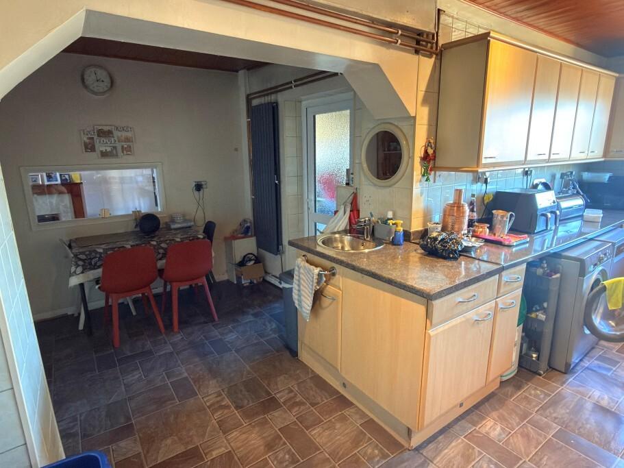 Kitchen Pic 3