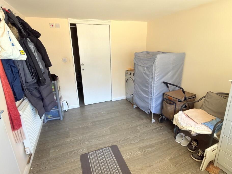 G/Floor Bedroom 5