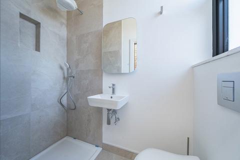 2 bedroom flat to rent, Garratt Lane, Earlsfield, London, SW17