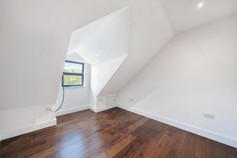 2 bedroom flat to rent, Garratt Lane, Earlsfield, London, SW17