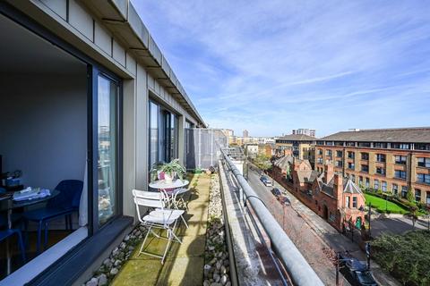 85 Fairfield Road, London E3