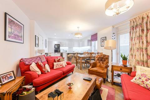 3 bedroom flat for sale, Cable Walk, Greenwich, London, SE10