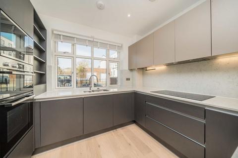 4 bedroom end of terrace house for sale, The Crescent, London SW19