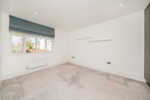 4 bedroom end of terrace house for sale, The Crescent, London SW19