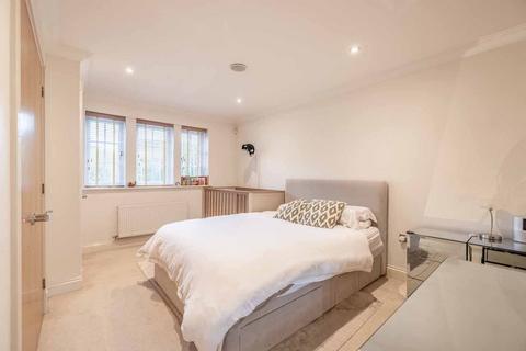 2 bedroom apartment for sale, Packhorse Road, Gerrards Cross SL9