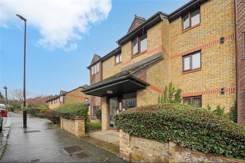 Flat 11, Castle Court - 1q BMf DIWVPtuv Sw Pfnwn.jpg