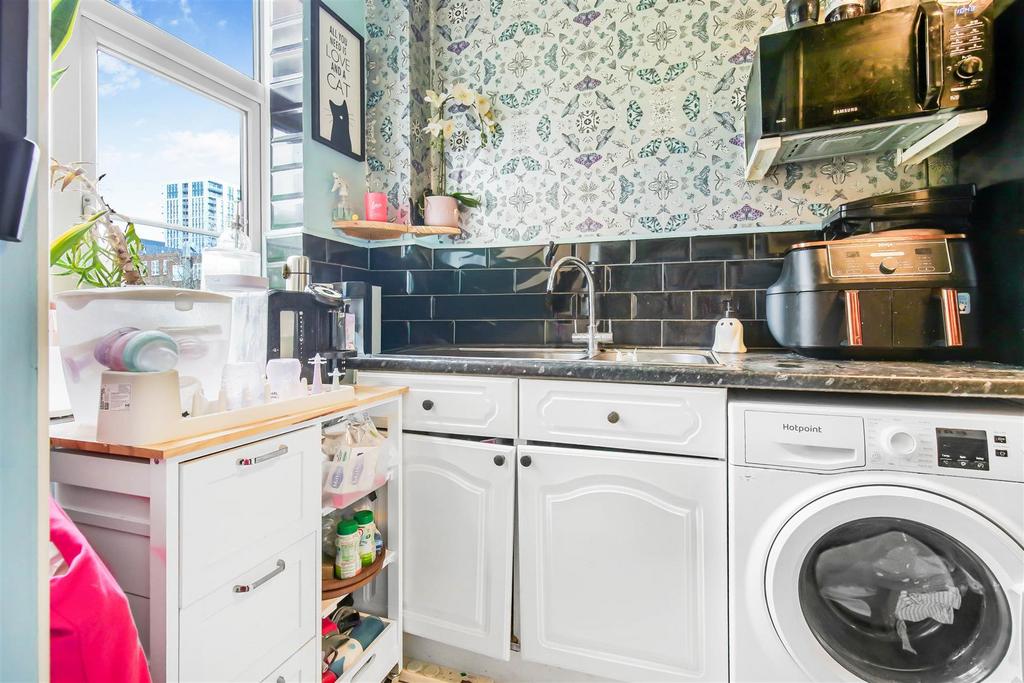 1637438156 - 37 Grosvenor Court, Brighton Road, SM