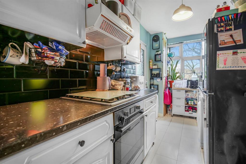 1637438156 - 37 Grosvenor Court, Brighton Road, SM