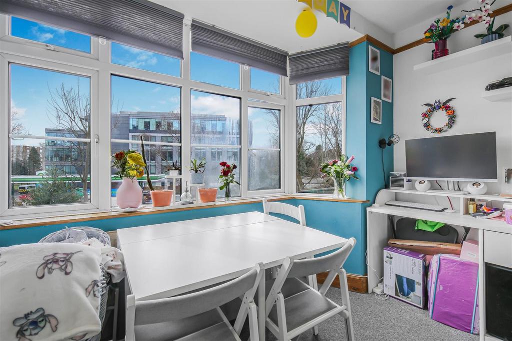1637438156 - 37 Grosvenor Court, Brighton Road, SM