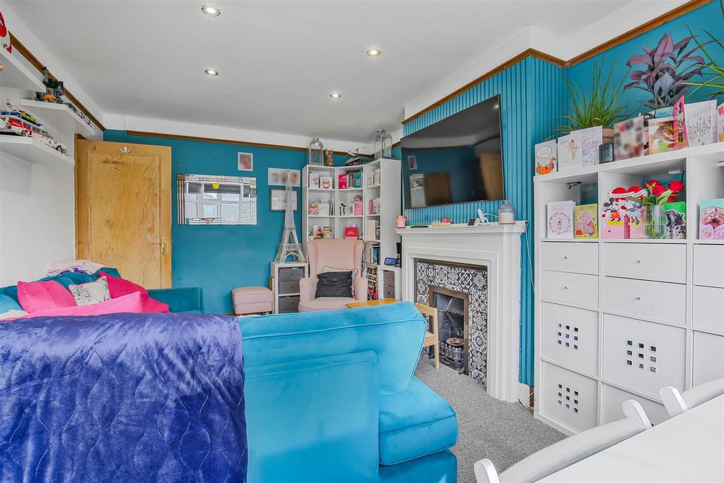 1637438156 - 37 Grosvenor Court, Brighton Road, SM