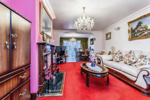 3 bedroom terraced house for sale, Stowell Avenue, New Addington, Croydon, CR0