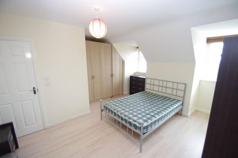 2 bedroom flat to rent, Wd18, Watford, WD18