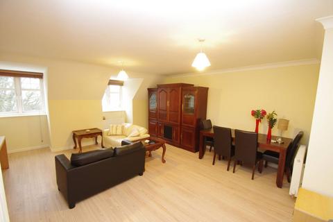 2 bedroom flat to rent, Wd18, Watford, WD18