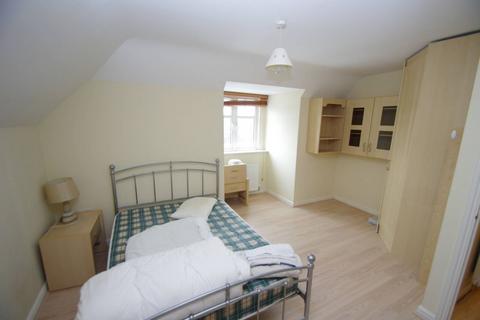 2 bedroom flat to rent, Rickmansworth Road Wd18, Watford, WD18