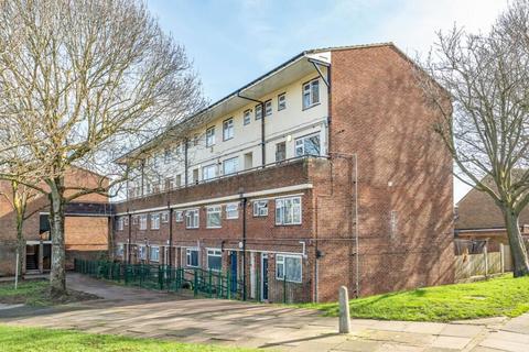 undefined, Trowbridge Road, Romford, RM3 8YW