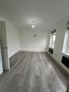 2 bedroom flat to rent, Lodge Avenue, Dagenham RM8