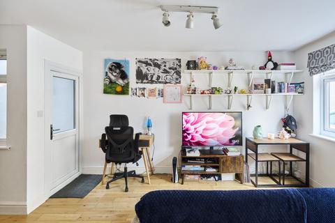 1 bedroom apartment for sale, 59 Clarence Mews, London E5