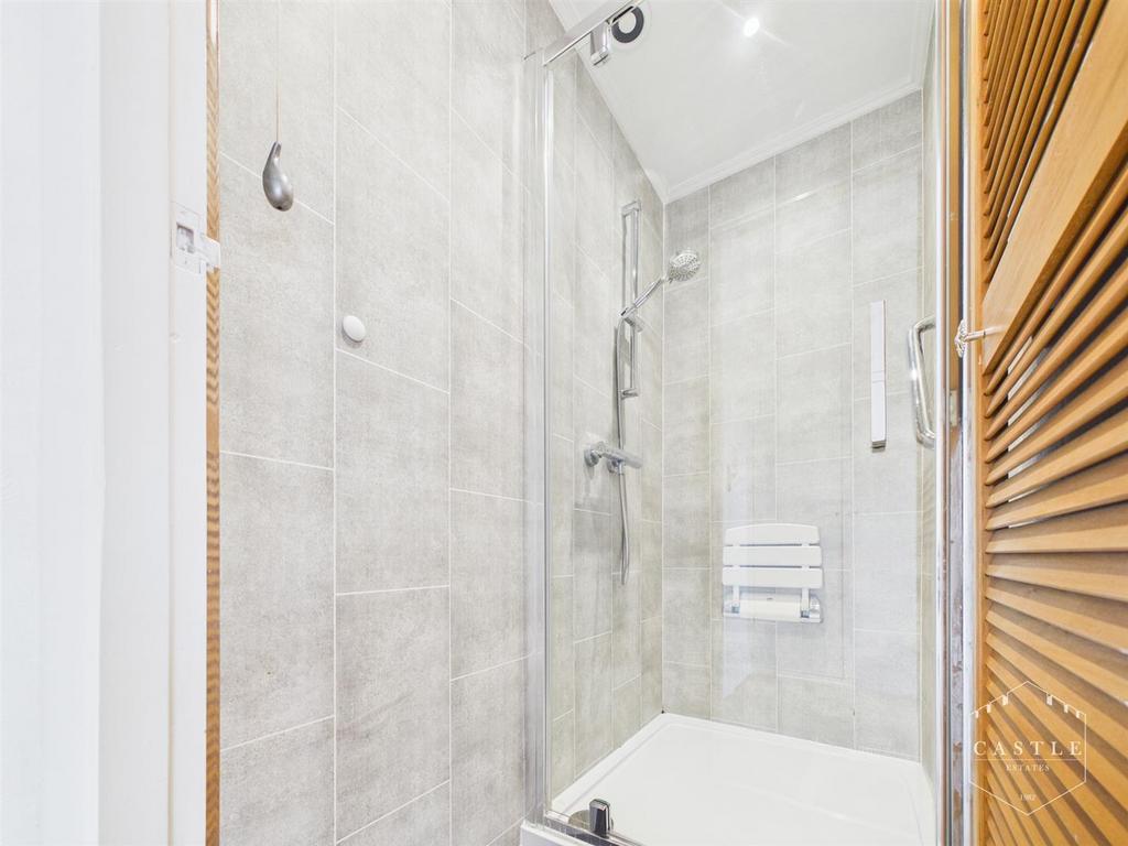 Ensuite shower room