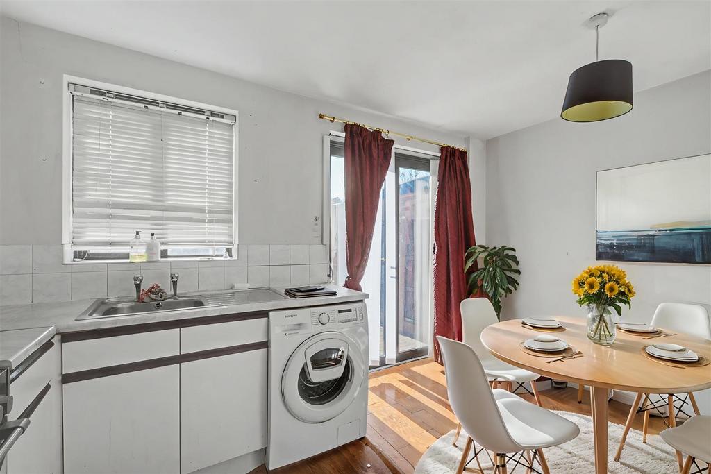 Kitchen-Diner 3 - Dining Room - Standard - 2.jpeg