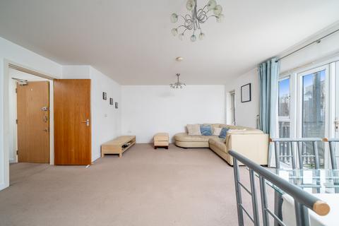 2 bedroom apartment to rent, Hemlock Close, London SW16