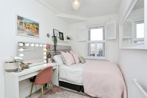1 bedroom flat for sale, 26 Rosendale Road, London, SE21