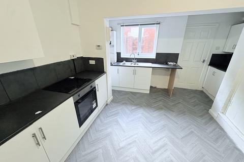 2 bedroom terraced house to rent, Mulgrave Street, Hull HU8