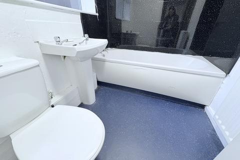 2 bedroom terraced house to rent, Mulgrave Street, Hull HU8
