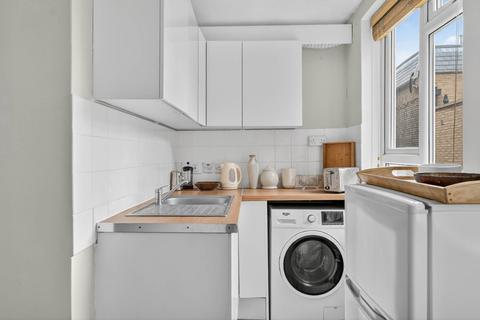 Studio to rent, Wilton Road, Pimlico, SW1V