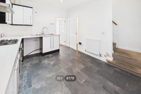 undefined, 27, Westfields, Castleford, WF10 5JQ